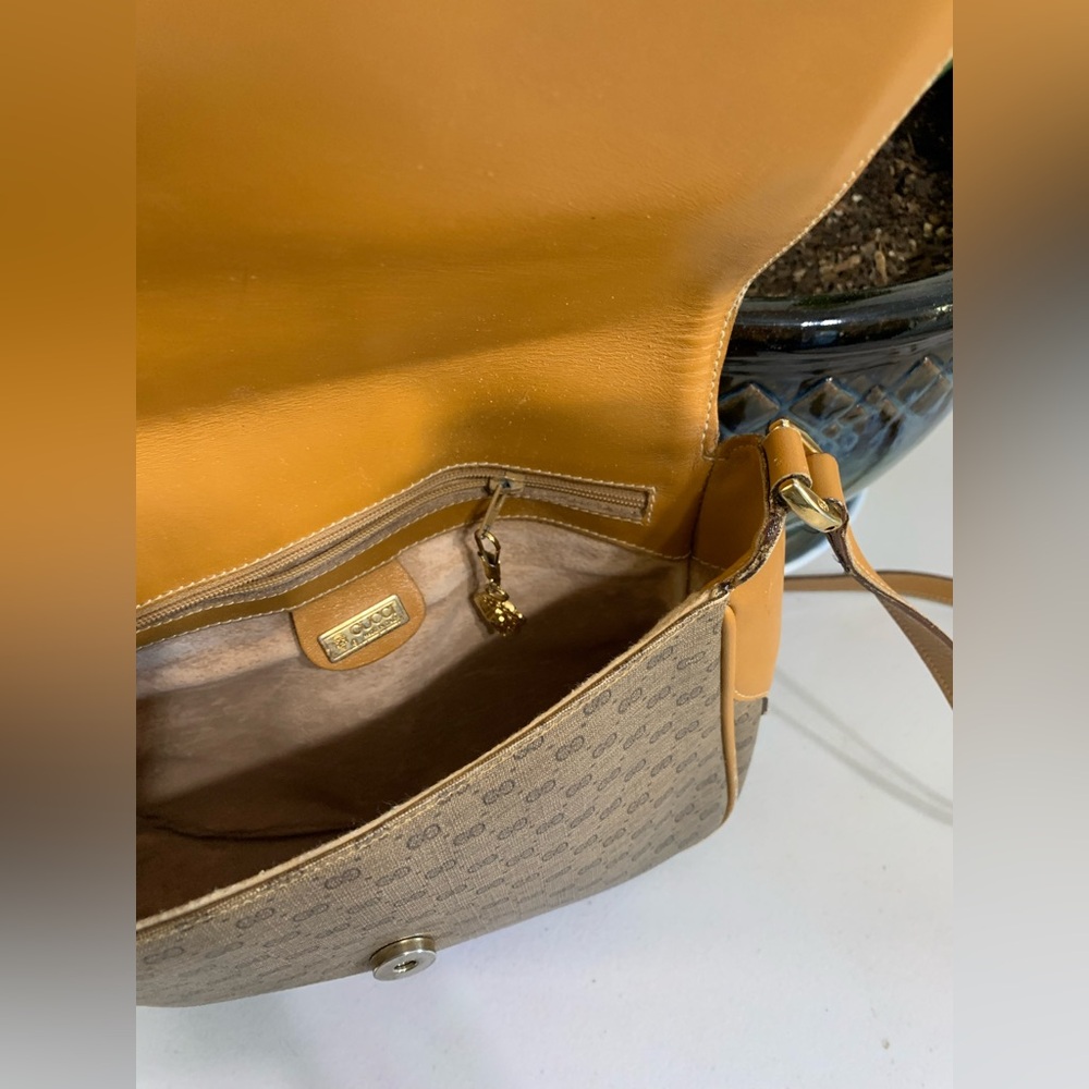 👜💕 Vintage GUCCI Crossbody Tan Leather Bag - Picture 11 of 13